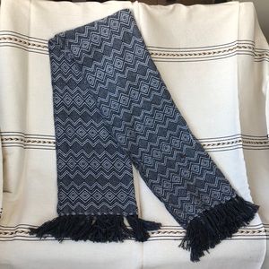 Alpaca Gray and white scarf.